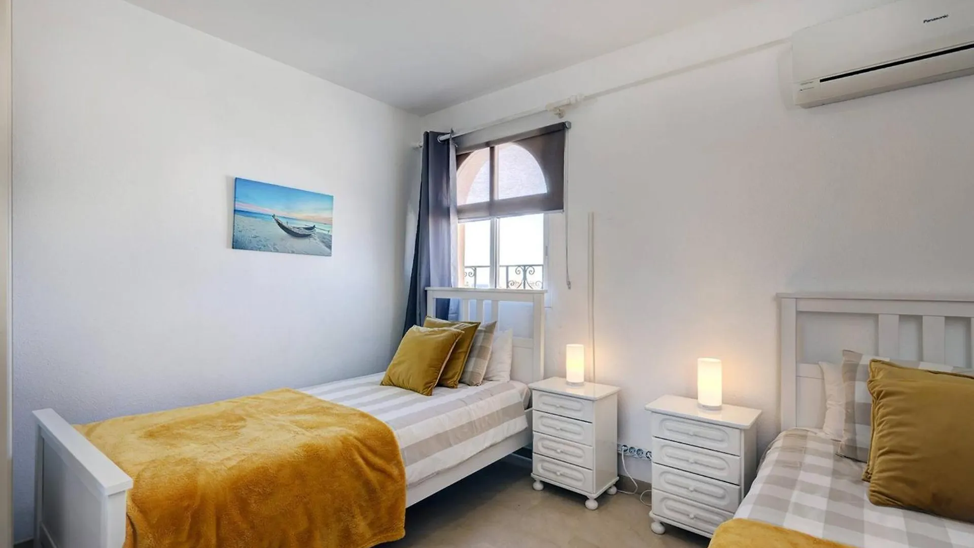 042 Classic 2 Bed Andalusian Townhouse 500M From Beach Mijas Feriehus