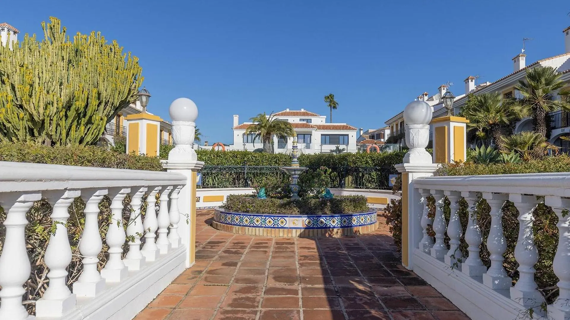 Vakantiehuis 042 Classic 2 Bed Andalusian Townhouse 500M From Beach Mijas
