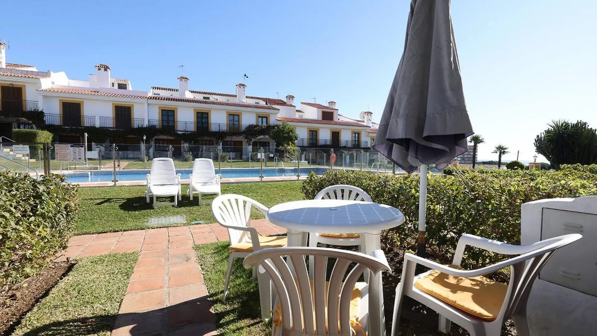 042 Classic 2 Bed Andalusian Townhouse 500M From Beach Mijas Vakantiehuis
