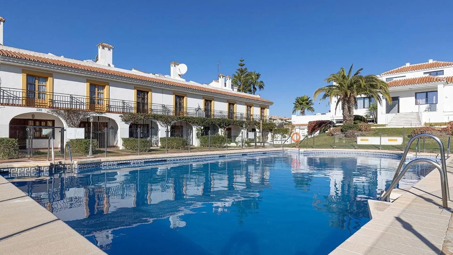 Vakantiehuis 042 Classic 2 Bed Andalusian Townhouse 500M From Beach Mijas