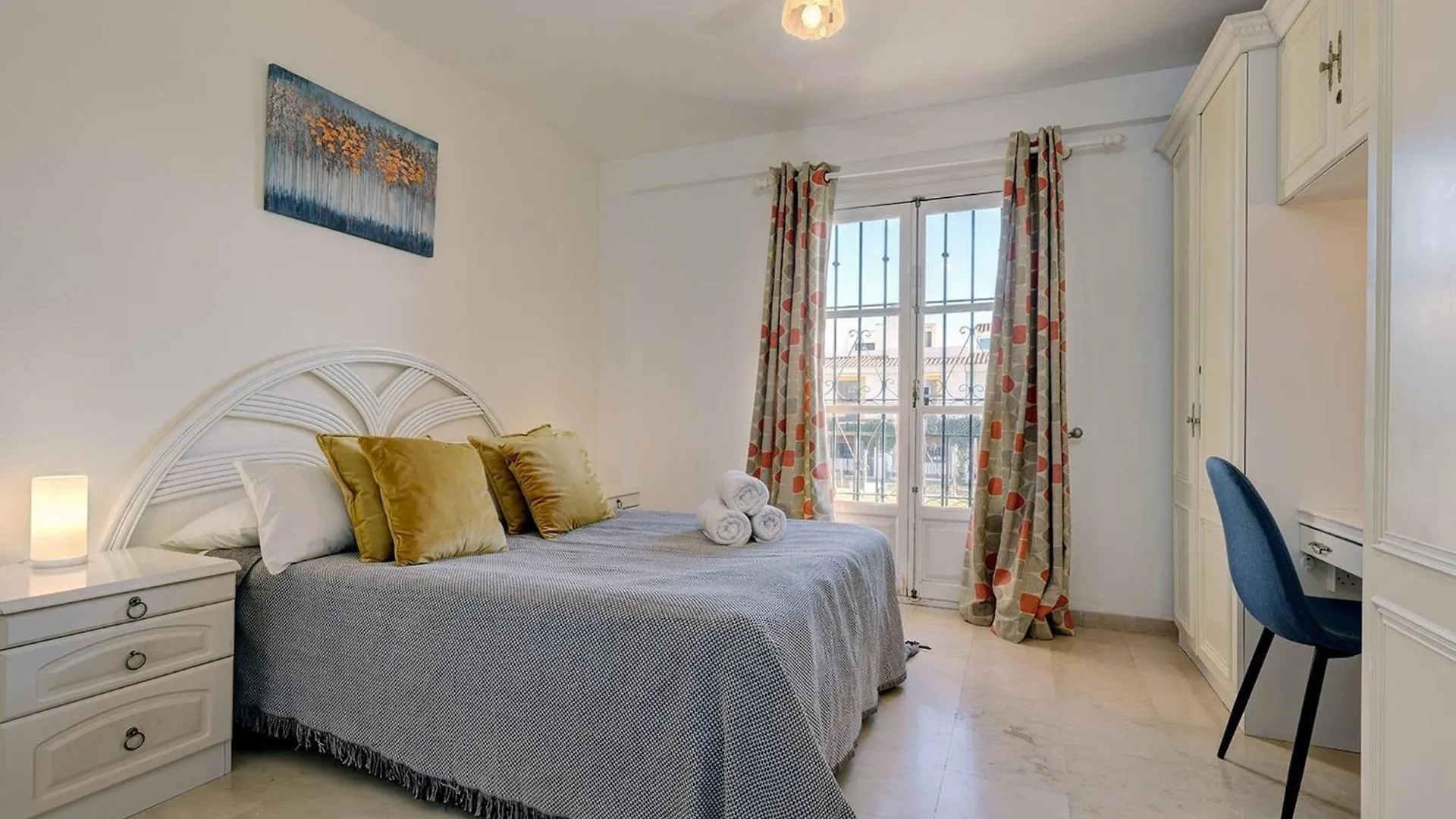 042 Classic 2 Bed Andalusian Townhouse 500M From Beach Mijas